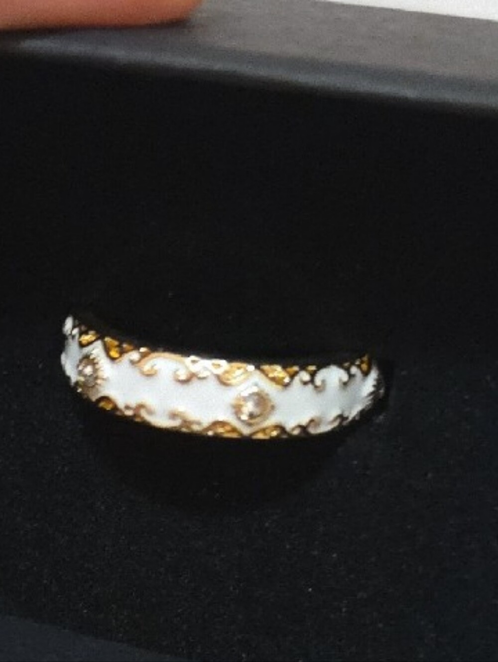 White Enamel Over Gold Tone Ring With CZ Accents NIB Size 7 - Picture 5 of 5